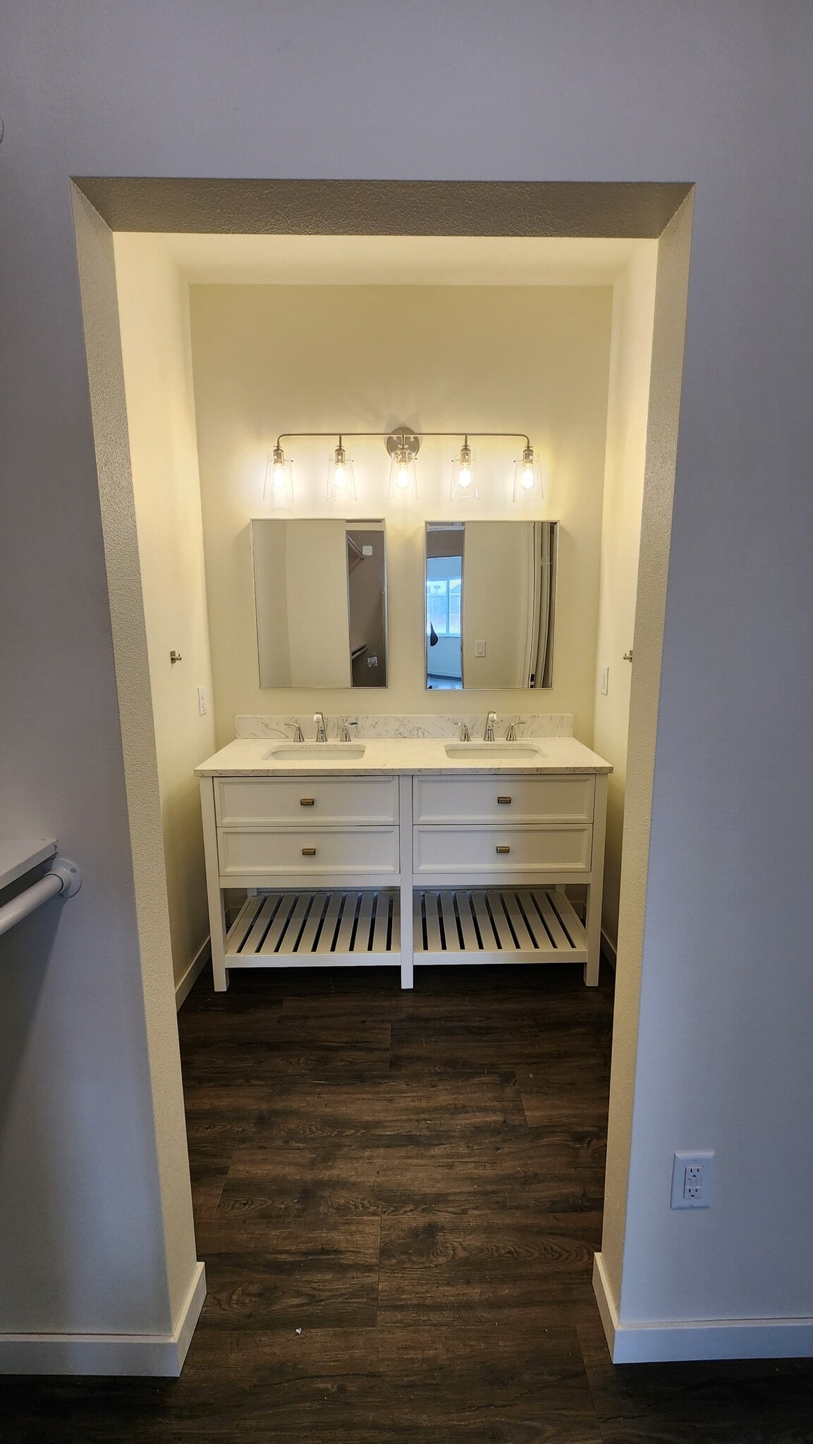 Building Photo - 812 7th St SW