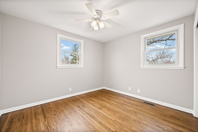 Building Photo - 3 Bedroom Pet Friendly Home For Rent Near Post!