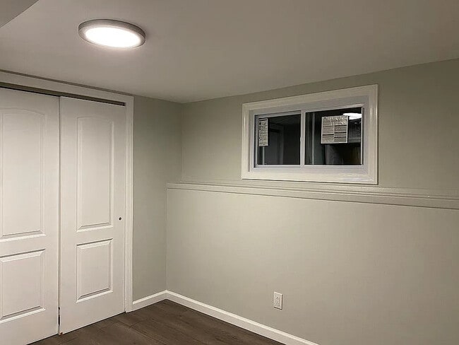 Building Photo - 1029 Commack Rd