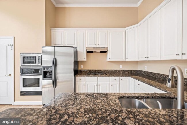 Building Photo - 4022 Dogberry Ln