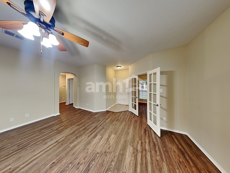 Building Photo - 232 Rock Springs Dr