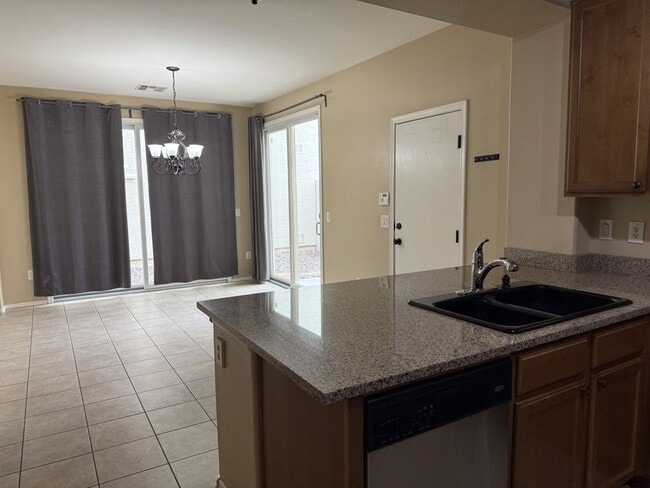 Building Photo - 3 bed in Cooley Station in Gilbert!