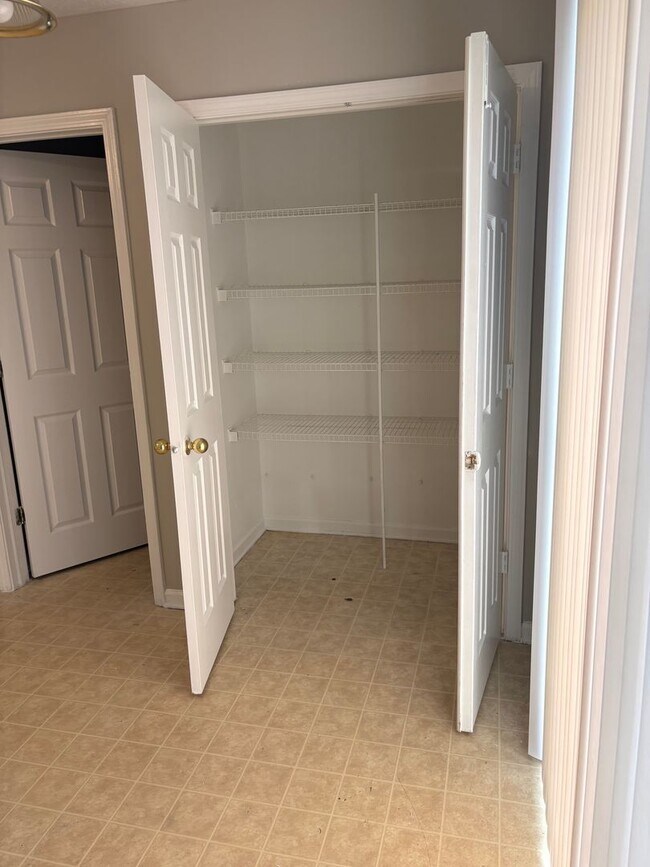 Building Photo - Charming 3-Bedroom Home in Fountain Square – Prime Location Near I-65!