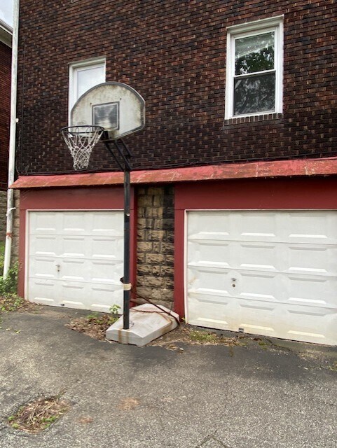 Garage - 6307 Morrowfield Ave
