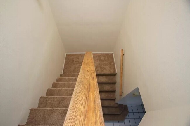 Building Photo - 3-Bedroom Tempe Condo with 2.5 bathrooms -...