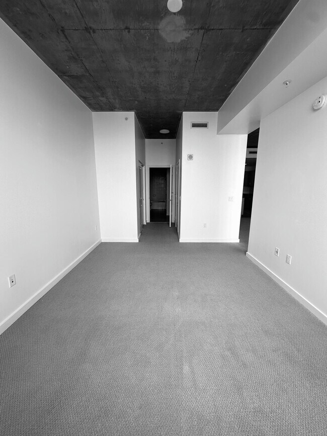 Building Photo - 300 S Australian Ave