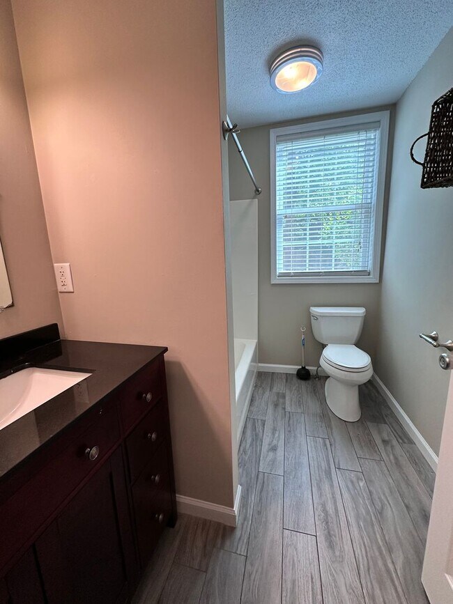 Building Photo - Exclusively Offered by Muse Realty Rentals...