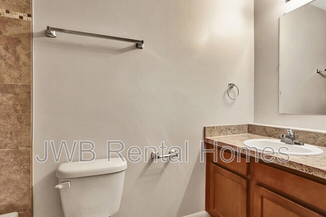 Building Photo - 6003 Commodore Dr