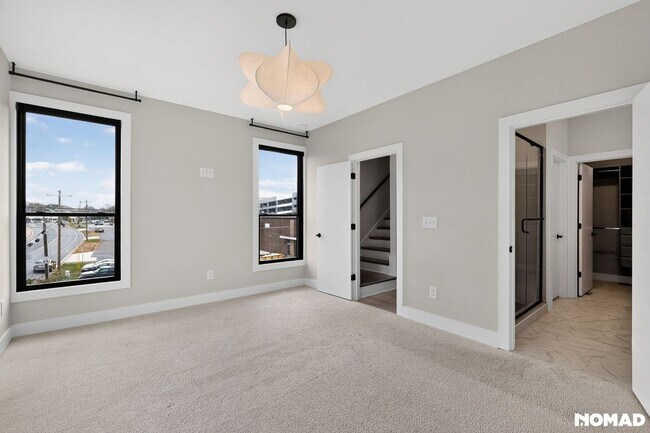 Building Photo - 215 Freeland Ln