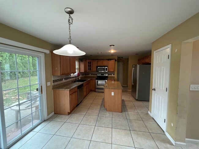 Building Photo - Available NOW 3BR HOME in Whitehall, PA!