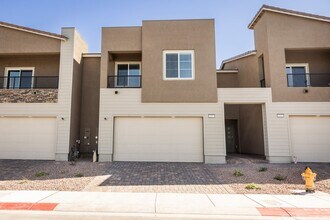 Building Photo - Newer 2-Bedroom Townhome with Shared Ameni...
