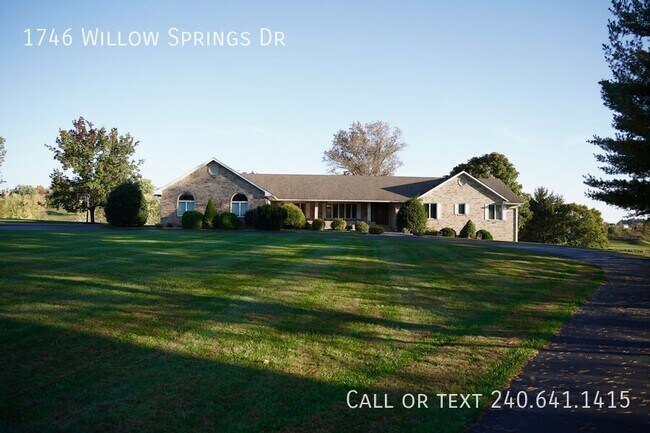Building Photo - 1746 Willow Springs Dr