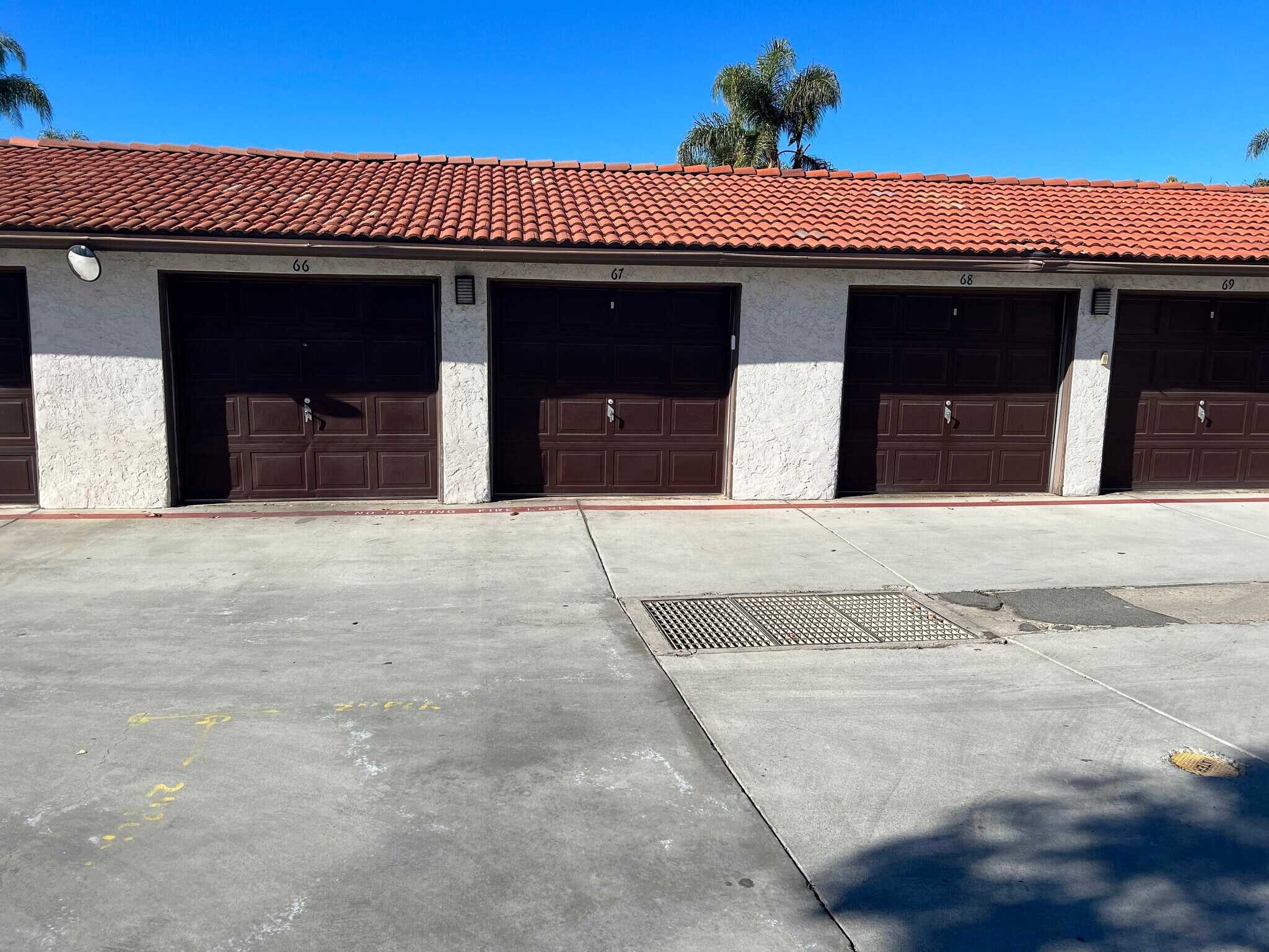 Garage - 9861 Caspi Gardens Dr