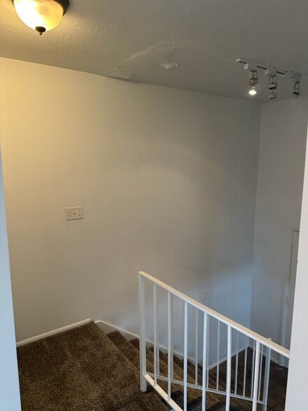Building Photo - 1321 E 4200 S