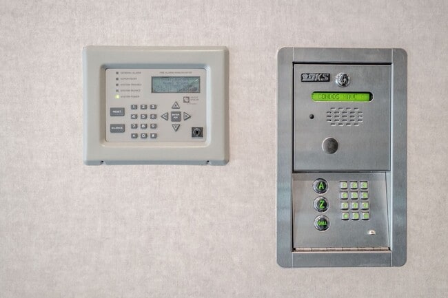 Building Photo - 2BR/2BA Old Port Condo Onsite Parking Available, Fitness Room and Elevator