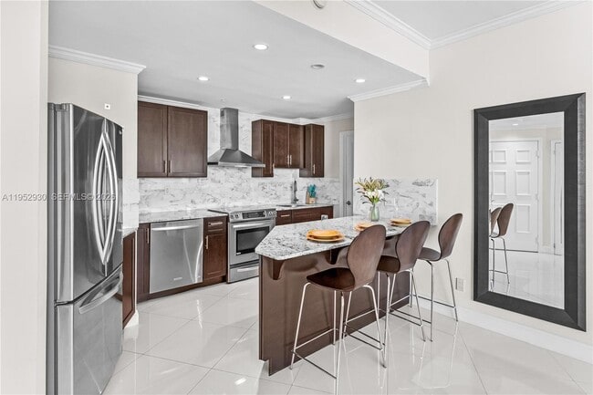 Building Photo - 300 South Pointe Dr