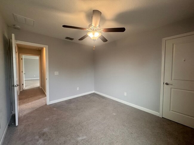 Building Photo - 4 Bedroom/3 Bathroom Enclave at Terra Bella