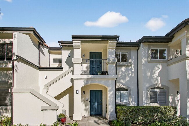 Building Photo - Elegantly Furnished Coastal Condo with Mountain Views