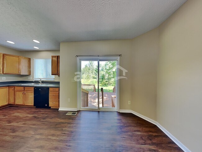 Building Photo - 402 Rolling Acre Dr