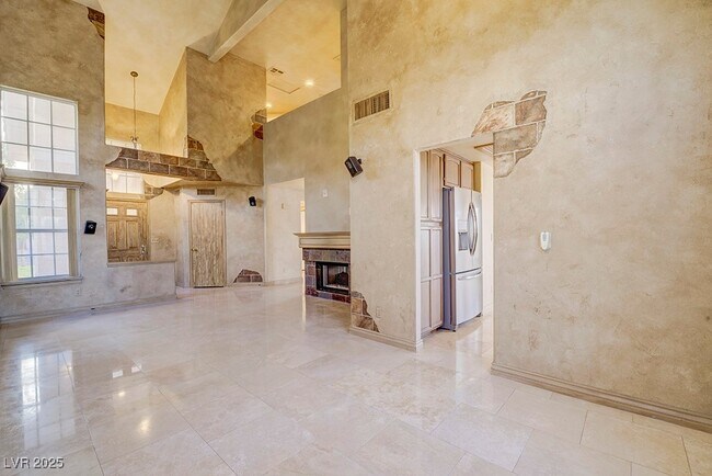 Building Photo - 2394 Millcroft Dr