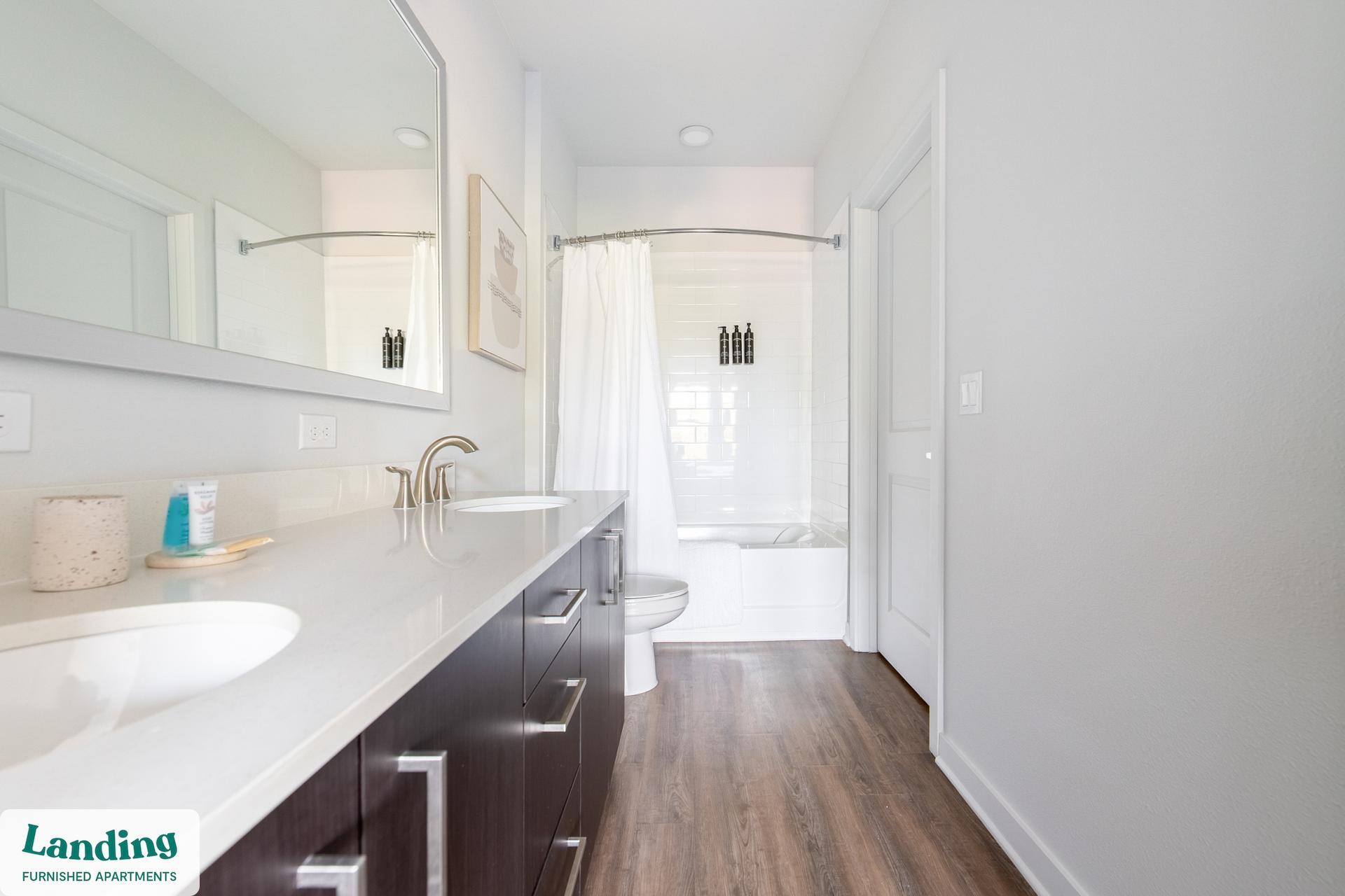 Building Photo - 1225 Utica Dr