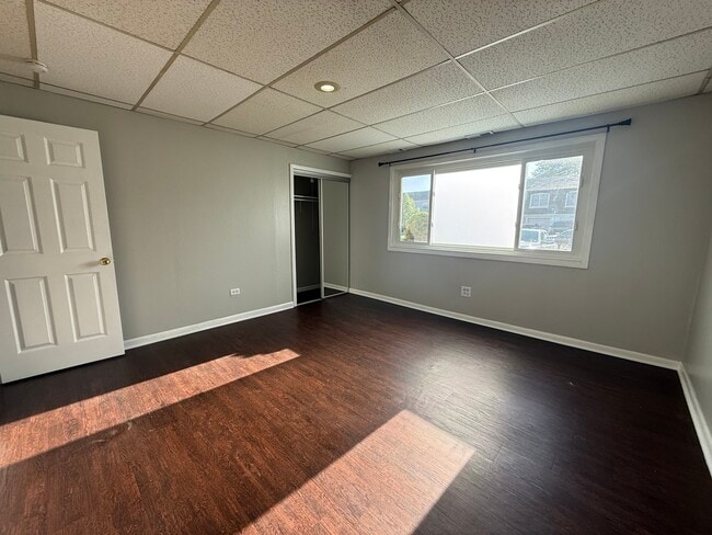 Building Photo - 3900 Sandpiper Dr