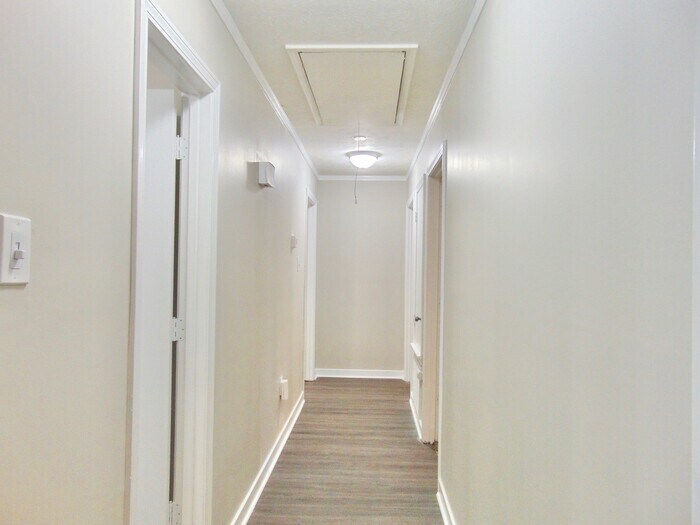 Building Photo - 523 Rusk Dr