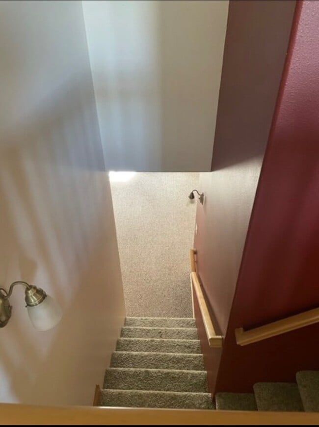 Building Photo - Bauer Rentals - 245 N. DAVIS ST