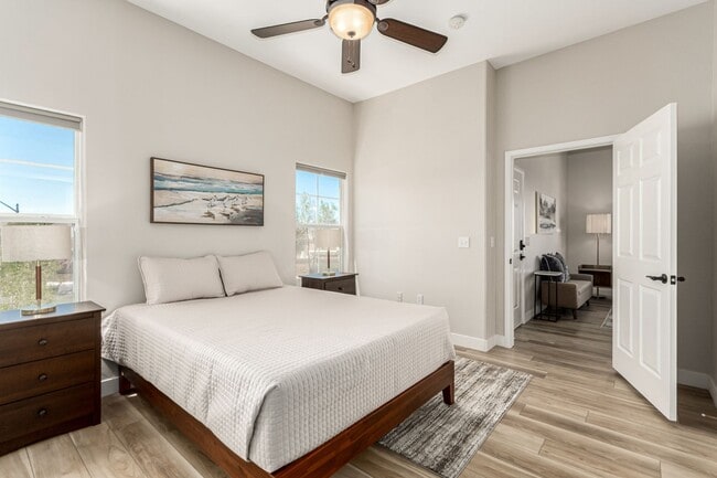 Building Photo - Stunning furnished 2-Bedroom Condo with Mo...