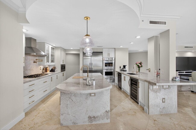 Building Photo - 3800 N Ocean Dr