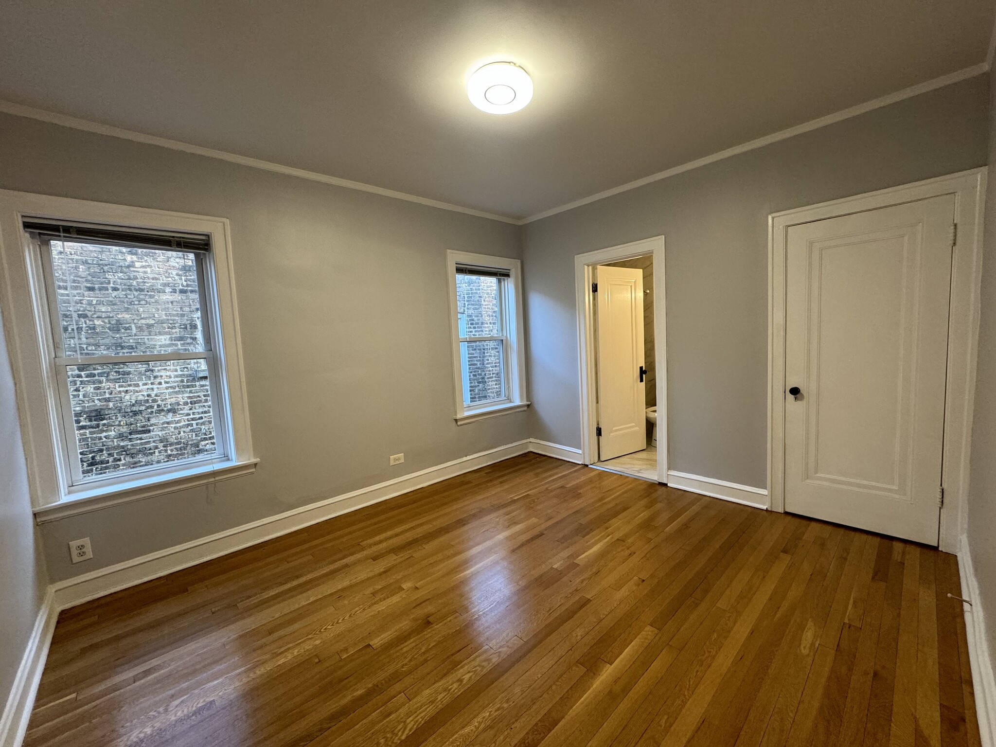 Building Photo - 4907 N Washtenaw Ave