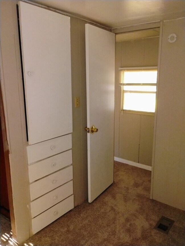 Building Photo - 2 Bedroom 1 Bath home for rent in Granbury...