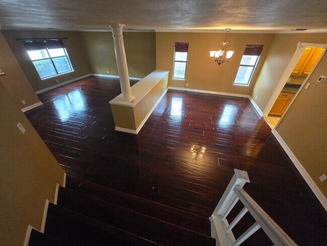 Building Photo - 8007 Sunshine Trail Dr