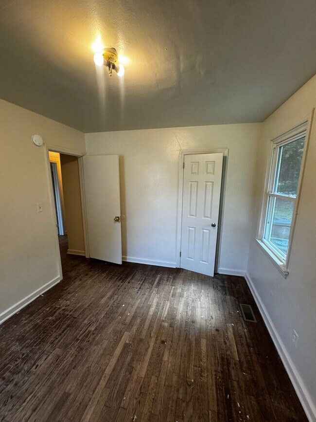 Building Photo - 109 Felter St