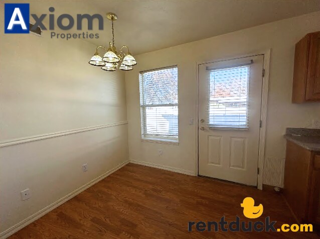 Building Photo - 465 Taft Ave