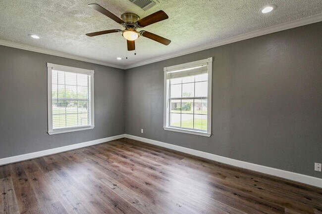 Building Photo - 3017 Barberry Dr