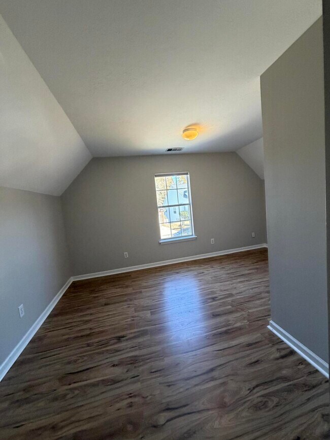 Building Photo - 516 Granite Point