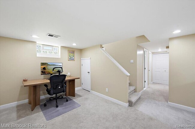 Building Photo - 303 Midland Blvd