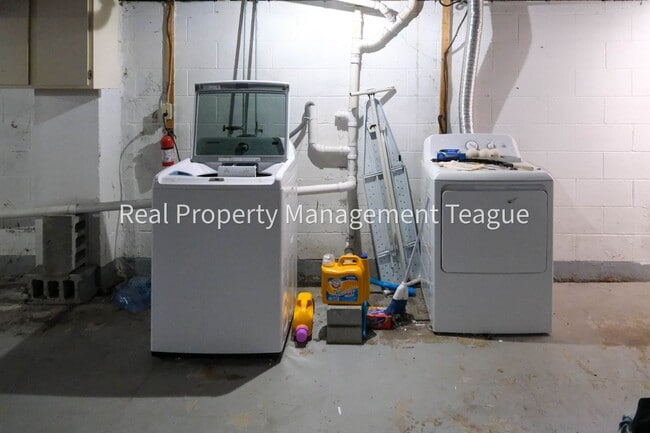 Building Photo - Charming 3 bedrooms in Rensselaer