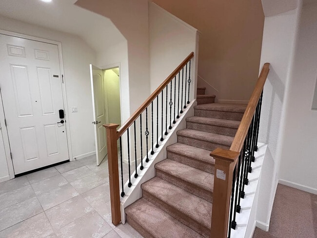 Building Photo - 717 N Dorato Ln