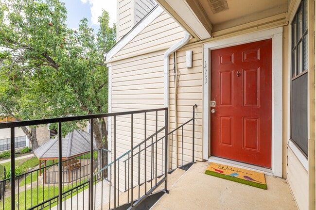 Building Photo - 2750 Holly Hall St