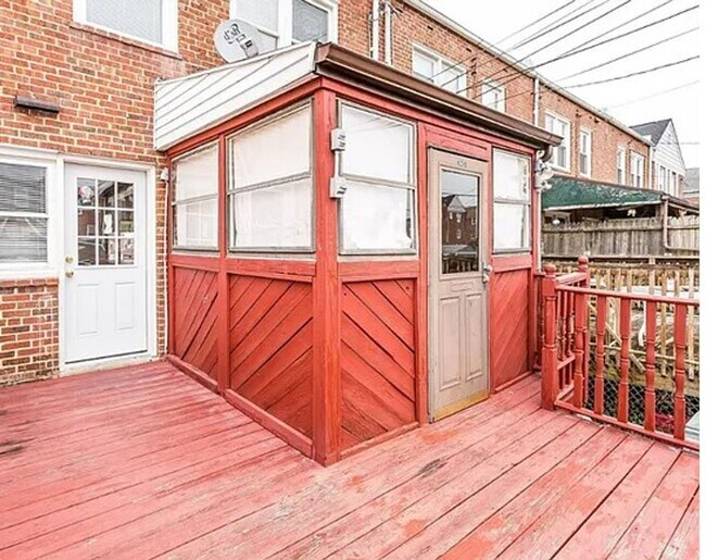 Building Photo - Desirable Dundalk Maryland 3 bedroom3 Full...