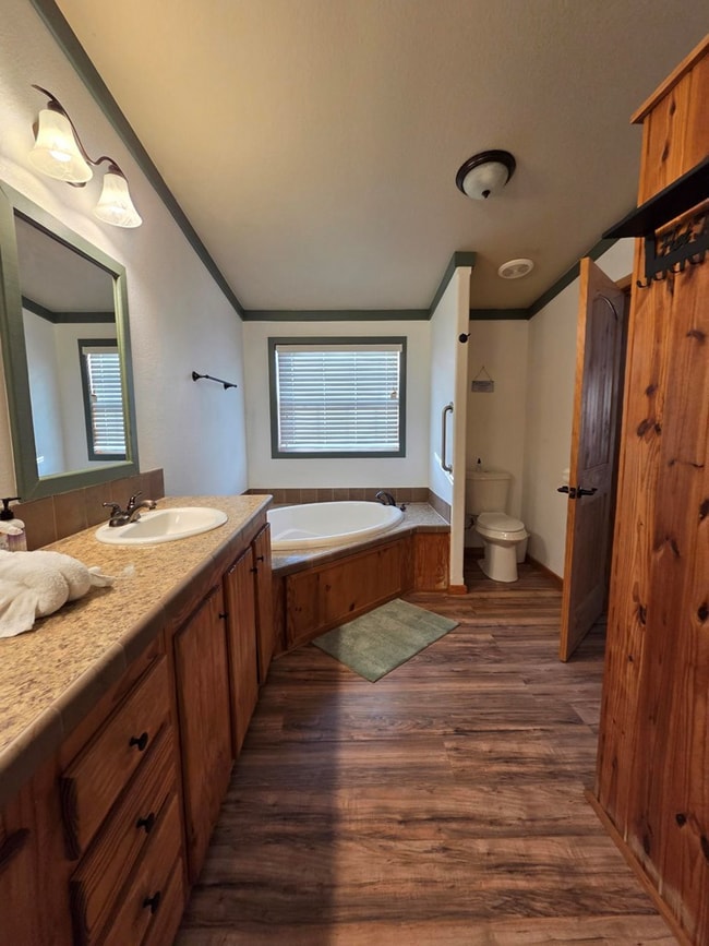 Building Photo - 708 Town Creek Rd