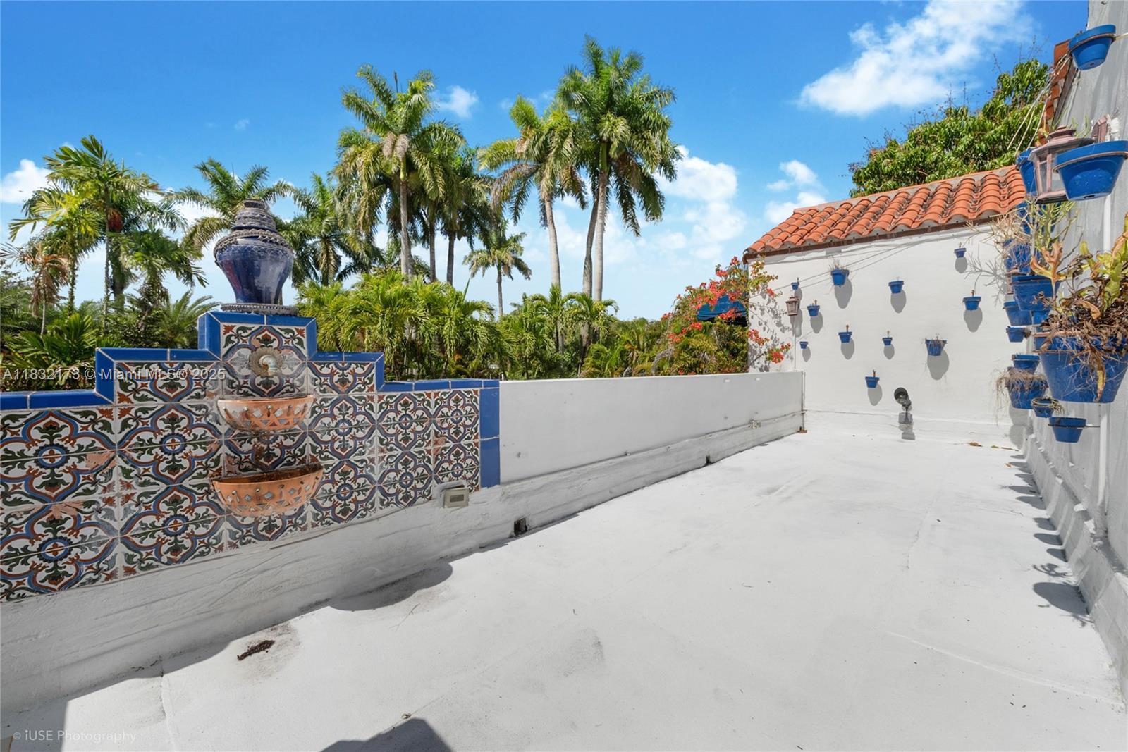 Building Photo - 1624 Granada Blvd