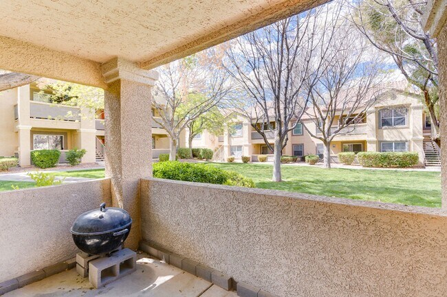 Building Photo - Bright First-Floor 2-Bedroom Condo with Private Patio in Silverado Ranch!