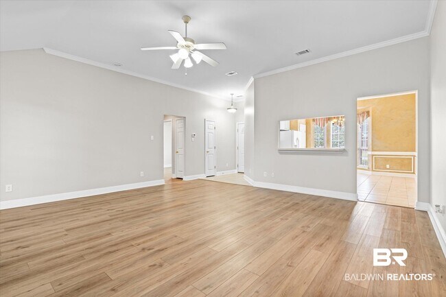 Building Photo - 10610 S Side Loop