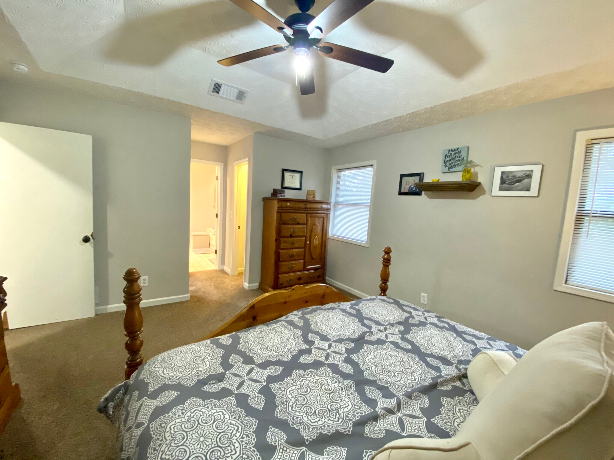 Building Photo - 1095 Mountain Springs Dr NW