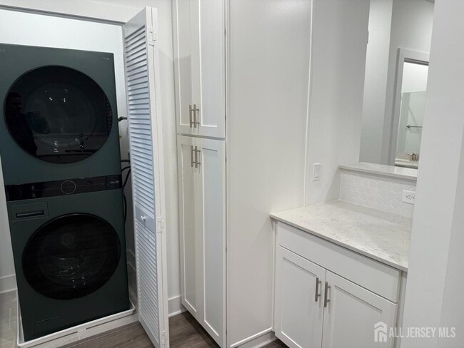 Building Photo - 1138 Vanderbergh Blvd