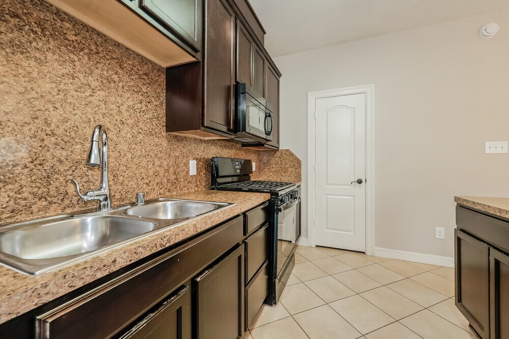 Building Photo - 23733 Briar Tree Dr
