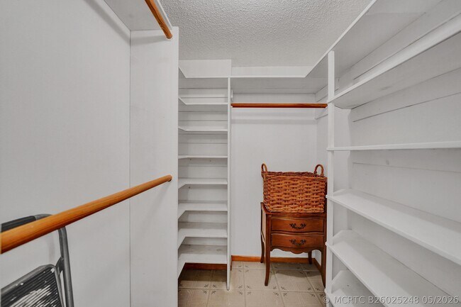 Building Photo - 9470 Poinciana Pl
